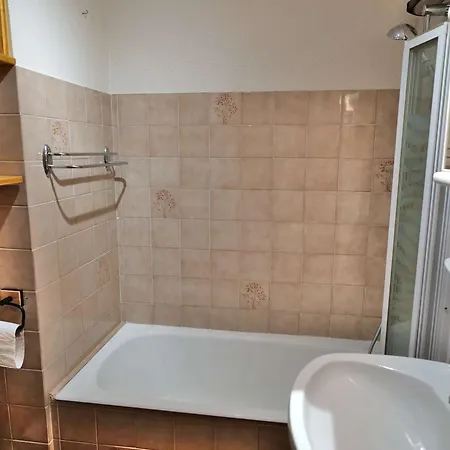 דירה Confortable Pour 4 Avec Balcon Au Calme Pres Des Pistes - Fr-1-458-177